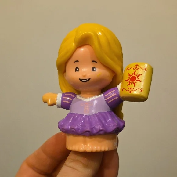 Little People Disney Princess Talker Rapunzel Figurine - Picture 3 of 8